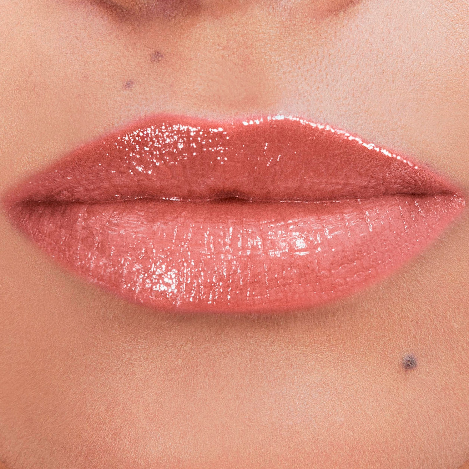 LOVESHINE EL NUEVO LABIAL DE ALTO BRILLO (LABIAL EN BARRA CON EFECTO BRILLOSO)
